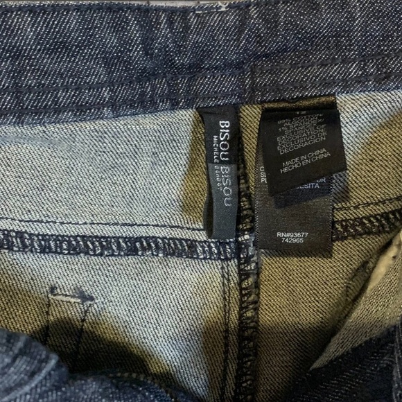 Bisou Bisou Capri jeans. clearance price if bundled w any $15 or less item - Picture 5 of 5